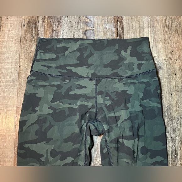 Lululemon Wunder Under High-Rise Tight 25" *Full-On Luxtreme Heritage 365 Camo 6 - Picture 3 of 8